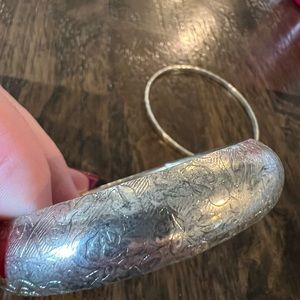 Set of 4 Vintage Bangle Bracelets 3 Silver tone 1 Pink shell